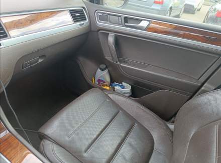 Volkswagen - Touareg