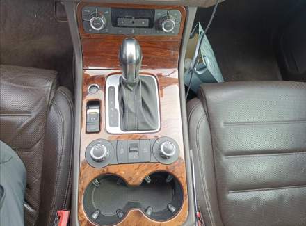 Volkswagen - Touareg