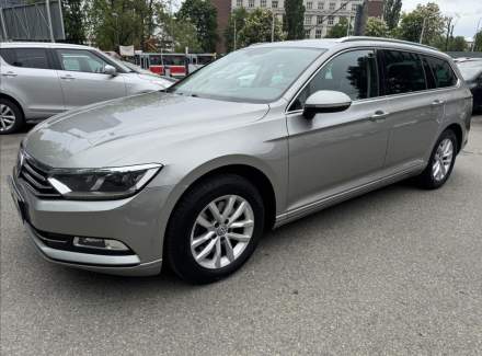Volkswagen - Passat