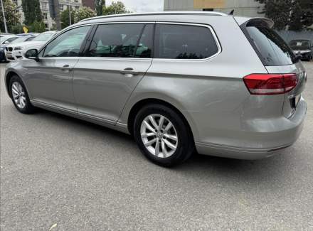 Volkswagen - Passat
