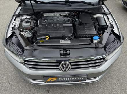 Volkswagen - Passat