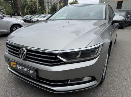 Volkswagen - Passat