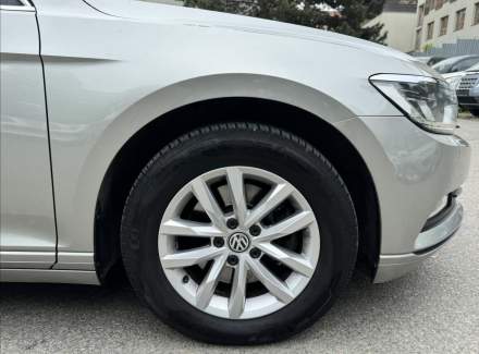 Volkswagen - Passat