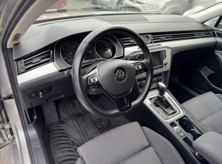 Volkswagen - Passat