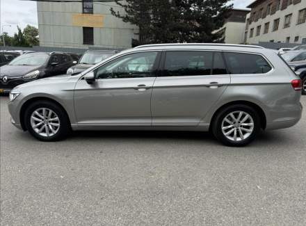 Volkswagen - Passat