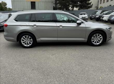 Volkswagen - Passat