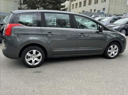 Peugeot - 5008