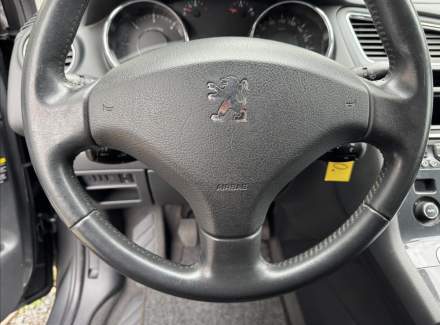 Peugeot - 5008