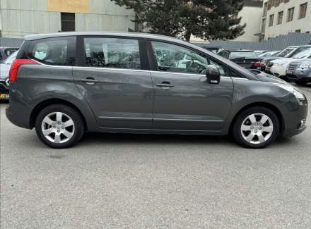 Peugeot - 5008