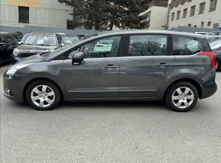 Peugeot - 5008