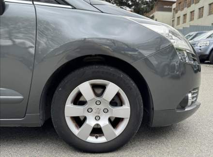 Peugeot - 5008