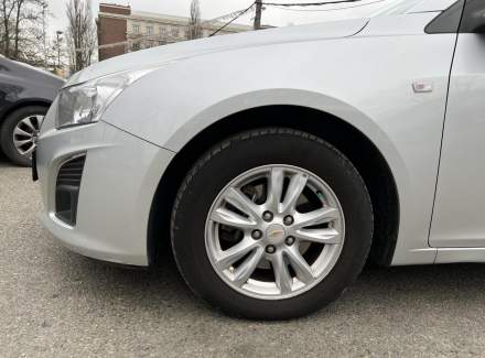 Chevrolet - Cruze