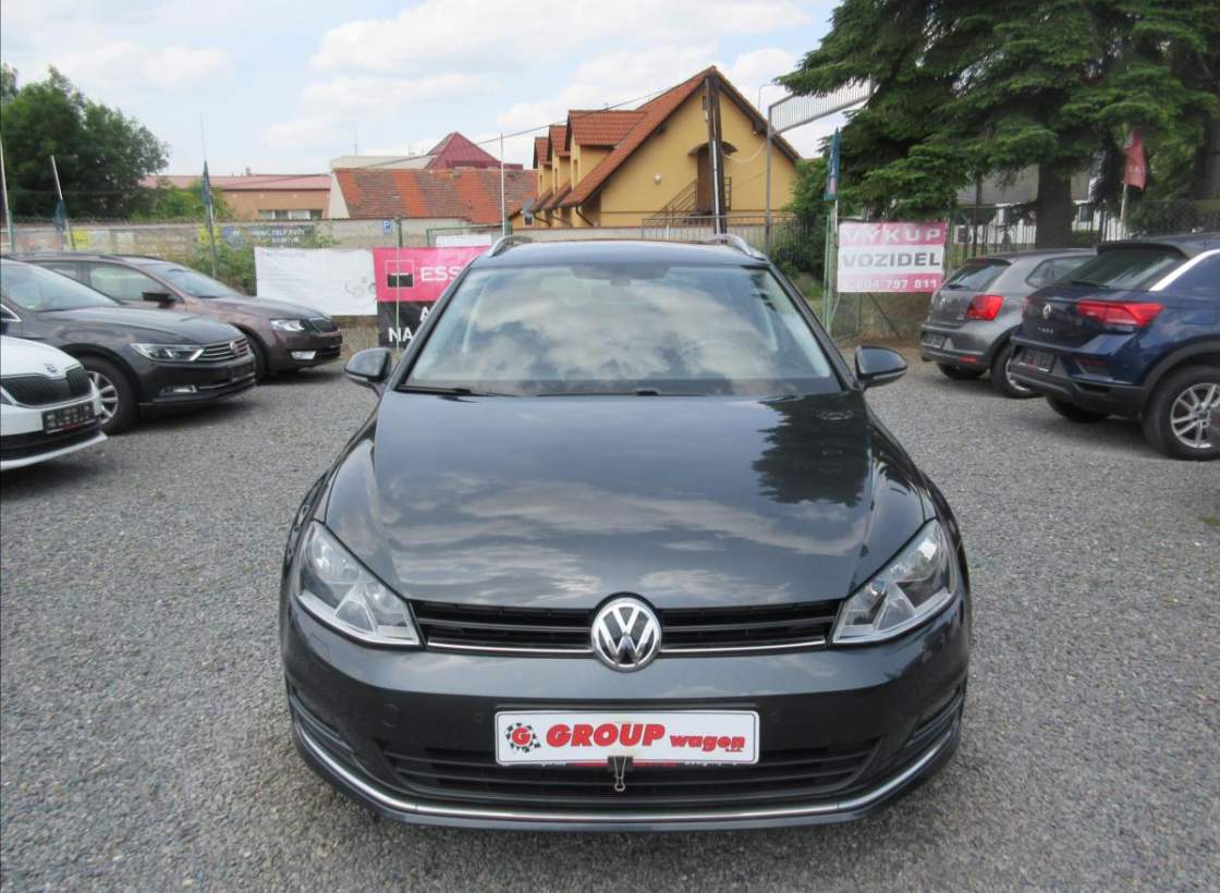 Volkswagen - Golf