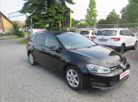 Volkswagen - Golf
