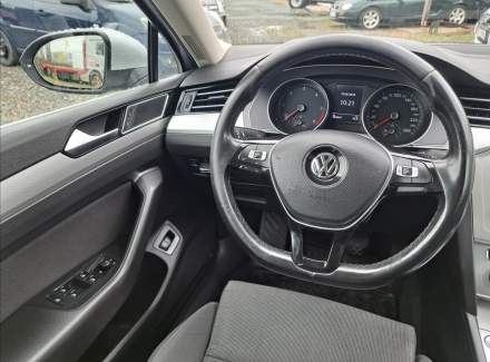 Volkswagen - Passat
