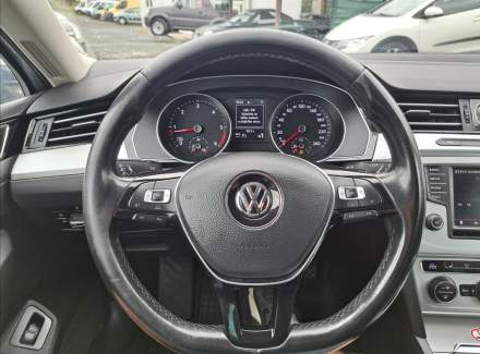 Volkswagen - Passat