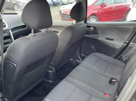 Peugeot - 207