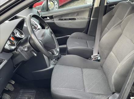 Peugeot - 207