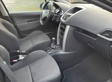 Peugeot - 207