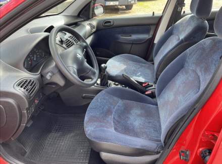 Peugeot - 206