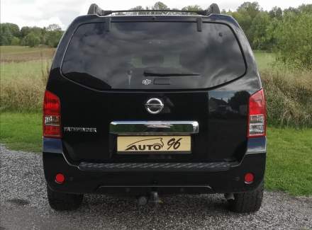 Nissan - Pathfinder