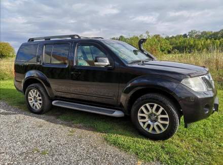 Nissan - Pathfinder
