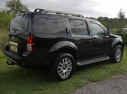 Nissan - Pathfinder