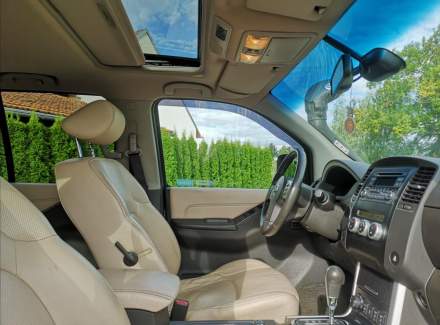 Nissan - Pathfinder