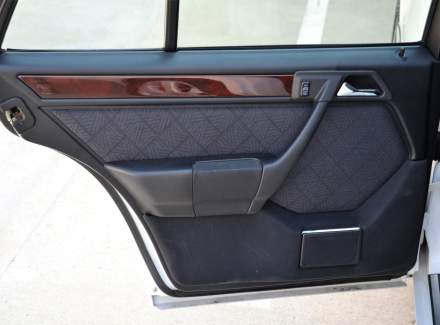 Mercedes-Benz - E-class