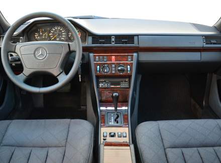 Mercedes-Benz - E-class