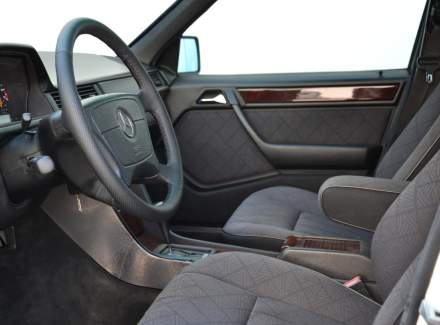 Mercedes-Benz - E-class