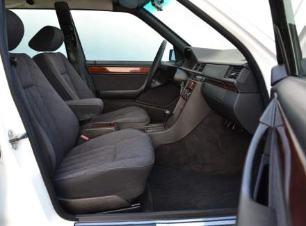 Mercedes-Benz - E-class