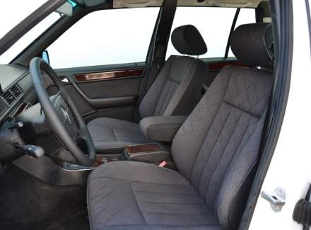 Mercedes-Benz - E-class