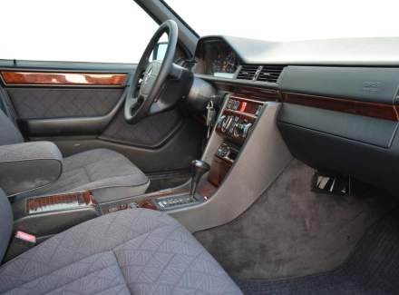 Mercedes-Benz - E-class