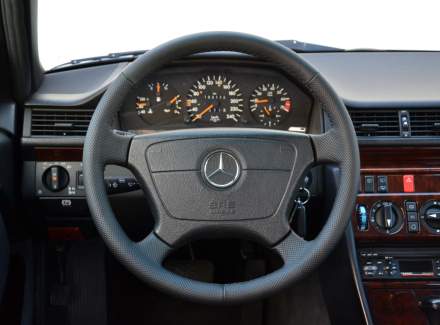Mercedes-Benz - E-class