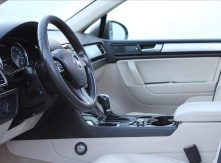 Volkswagen - Touareg