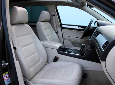 Volkswagen - Touareg