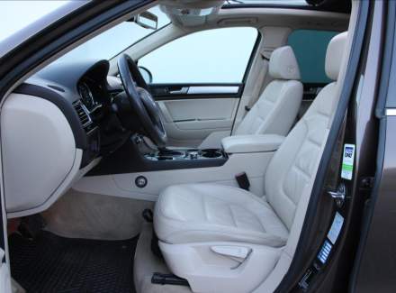 Volkswagen - Touareg