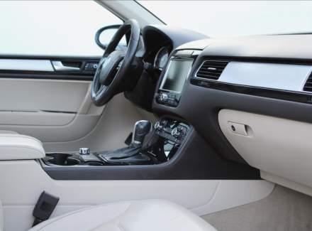 Volkswagen - Touareg