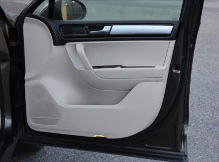 Volkswagen - Touareg