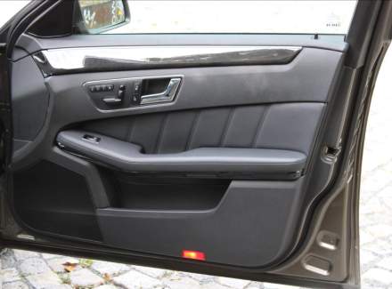 Mercedes-Benz - E-class