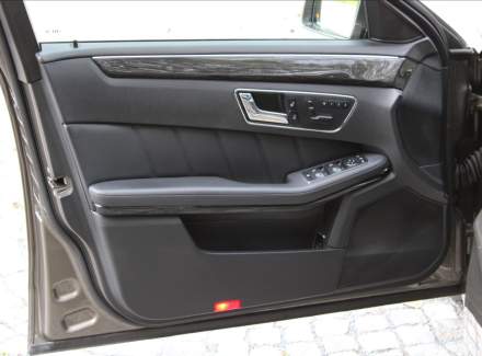 Mercedes-Benz - E-class