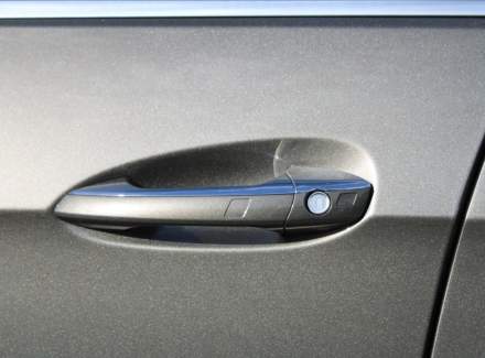 Mercedes-Benz - E-class