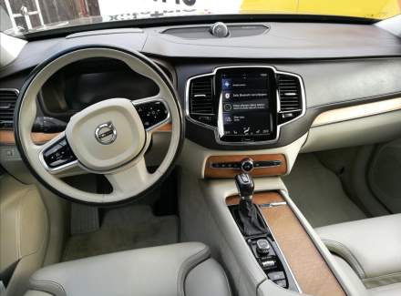 Volvo - XC90