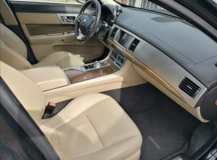 Jaguar - XF