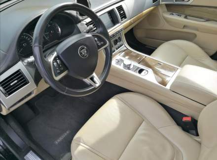 Jaguar - XF