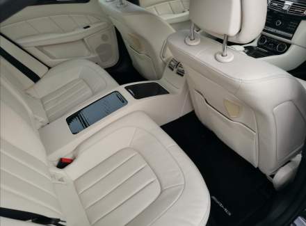 Mercedes-Benz - CLS