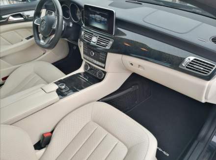Mercedes-Benz - CLS