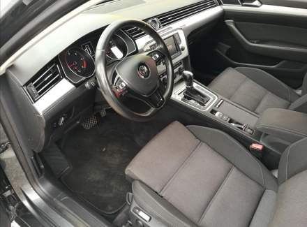 Volkswagen - Passat