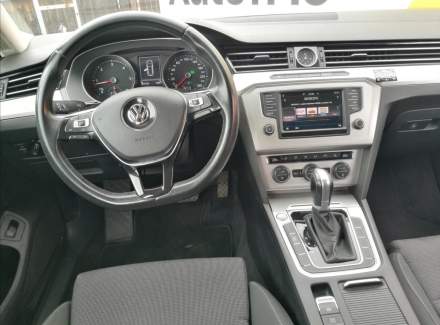Volkswagen - Passat